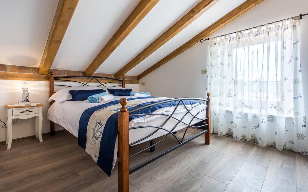 Villa Cima Vrbnik  Buitenkant foto
