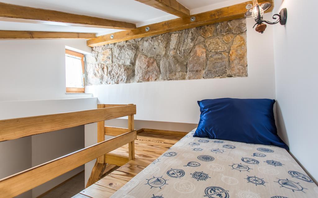 Villa Cima Vrbnik  Buitenkant foto