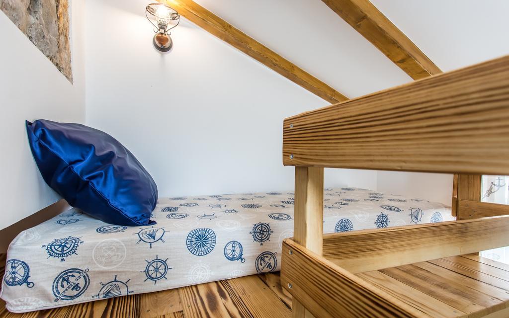 Villa Cima Vrbnik  Buitenkant foto