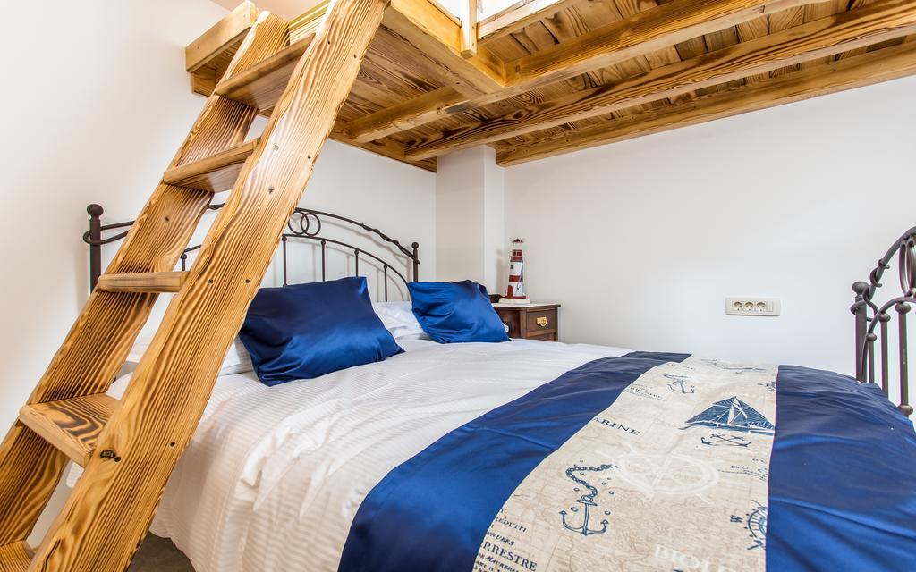 Villa Cima Vrbnik  Buitenkant foto